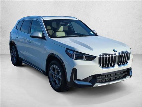 Used 2023 BMW X1 xDrive28i w/ Convenience Package AWD/4WD image 3