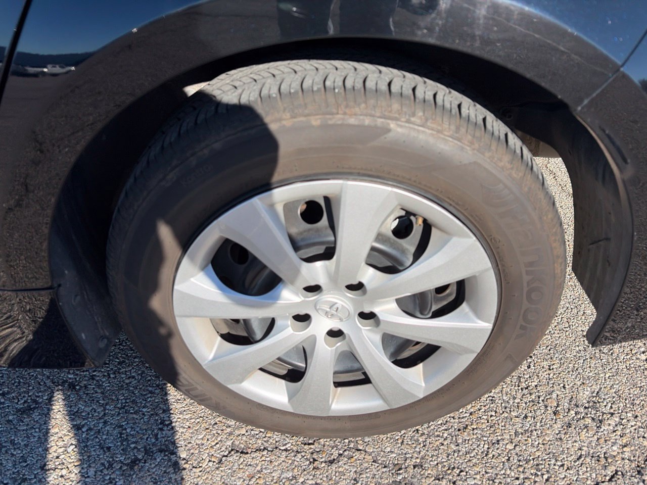 Used 2025 Toyota Corolla LE FWD image 12
