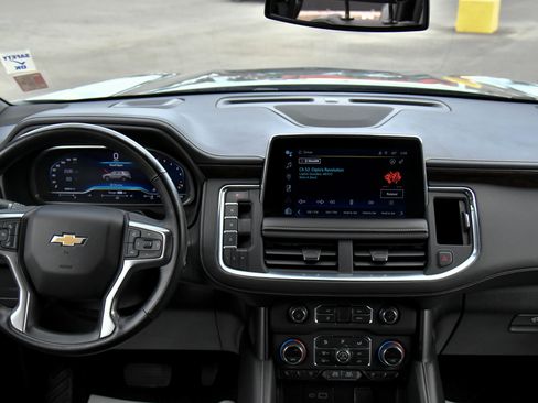 Used 2023 Chevrolet Suburban Premier AWD/4WD image 40