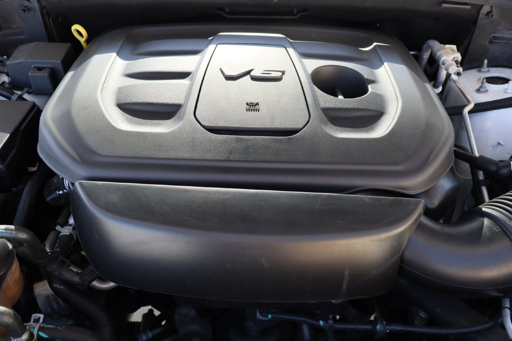 Used 2021 Jeep Grand Cherokee Laredo AWD/4WD image 29