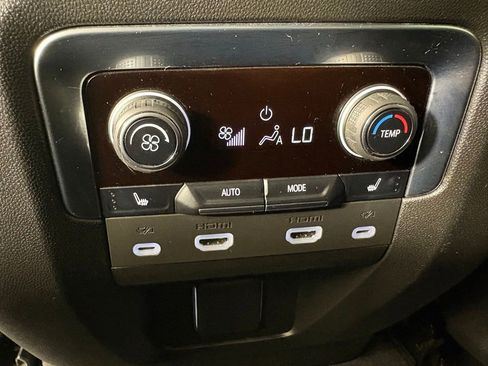Used 2023 Chevrolet Tahoe Premier w/ Premium Package 2 AWD/4WD image 41