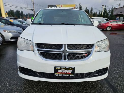Used 2016 Dodge Grand Caravan SXT w/ Rear Park Assist Package image 2