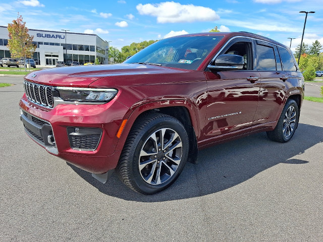 Used 2024 Jeep Grand Cherokee Overland w/ Trailer Tow Package AWD/4WD image 3
