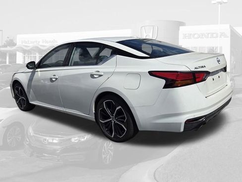 Used 2025 Nissan Altima 2.5 SR FWD image 3