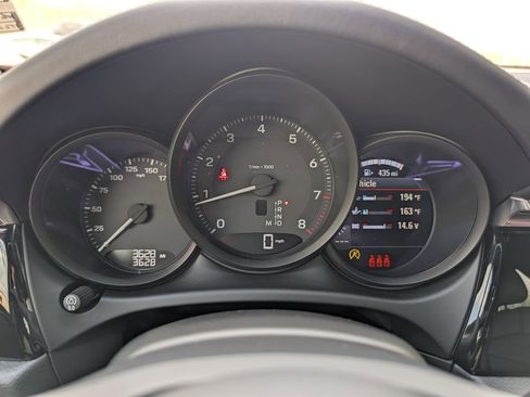 Certified 2026 Porsche Macan image 12