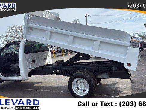 Used 2015 Ford F550 4x4 Regular Cab Super Duty image 15