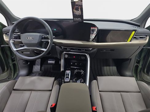 New 2025 Audi Q5 Prestige image 9