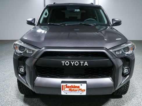 Used 2023 Toyota 4Runner SR5 Premium w/ Moonroof Package AWD/4WD image 4