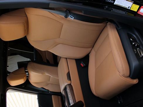 Used 2026 Lexus LX 700h Luxury w/ Accessory Package (Z1) image 9