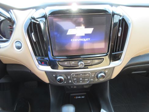 Certified 2022 Chevrolet Traverse Premier w/ LPO, Floor Liner Package AWD/4WD image 12