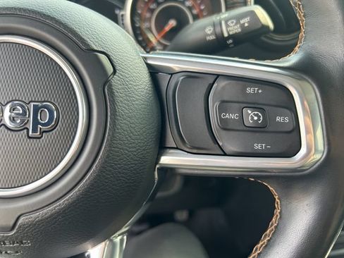 Used 2021 Jeep Gladiator Overland AWD/4WD image 31
