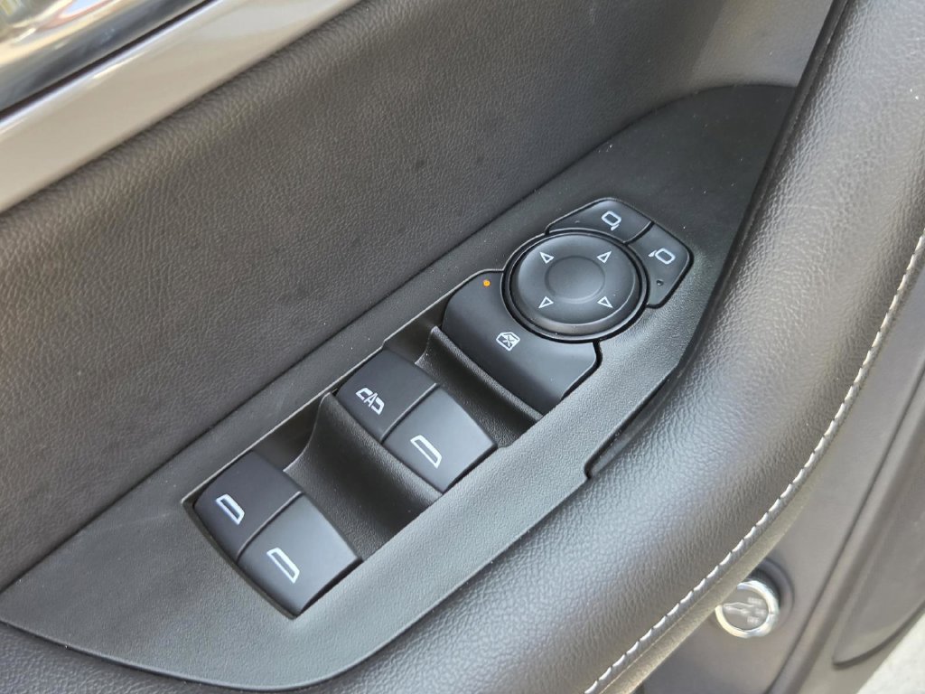 Used 2024 Chevrolet Blazer LT FWD image 16