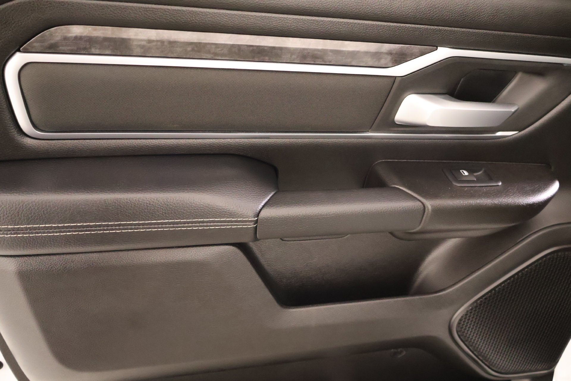 Used 2024 RAM 1500 Big Horn RWD image 16