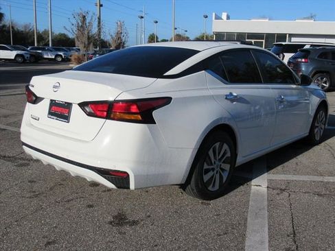 Used 2024 Nissan Altima 2.5 S image 7