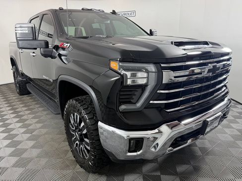 Used 2025 Chevrolet Silverado 2500 LTZ w/ LTZ Plus Package AWD/4WD image 8
