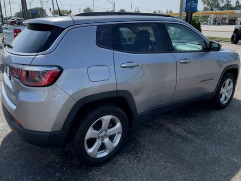 Used 2020 Jeep Compass Latitude w/ Cold Weather Group AWD/4WD image 2