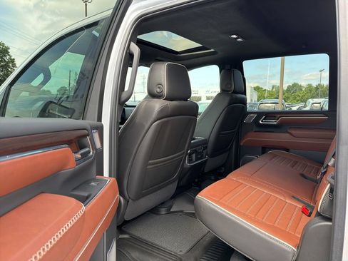Used 2024 GMC Sierra 2500 Denali Ultimate AWD/4WD image 18