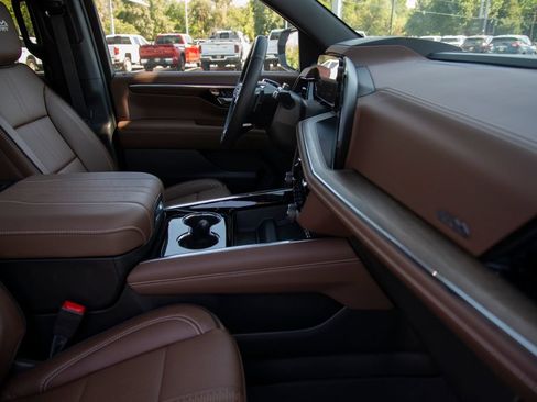 New 2026 Chevrolet Tahoe High Country AWD/4WD image 18