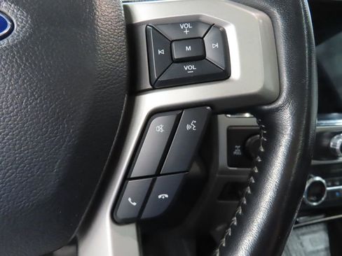 Used 2022 Ford F250 Lariat w/ Black Appearance Pkg AWD/4WD image 57