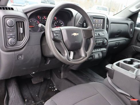 Used 2020 Chevrolet Silverado 2500 Custom w/ Custom Value Package image 5