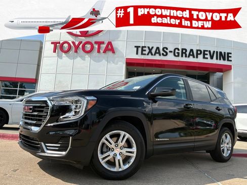 Used 2024 GMC Terrain SLE FWD image 1