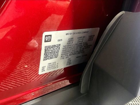 Used 2025 Chevrolet Trax RS w/ Sunroof Package FWD image 41