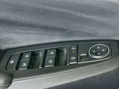 Used 2025 Kia Seltos S FWD image 15