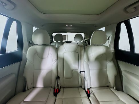 Used 2020 Volvo XC90 T5 Momentum w/ Protection Package Premier image 30