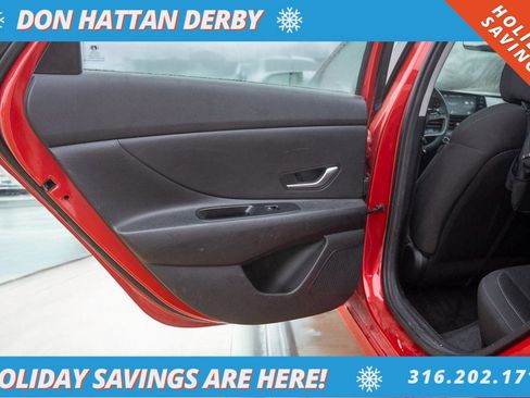 Used 2023 Hyundai Elantra SEL image 15