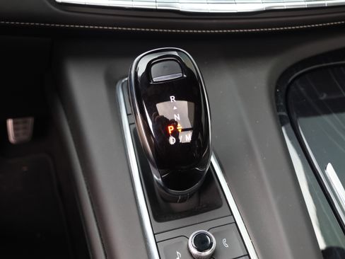 Used 2024 Cadillac Escalade V w/ LPO, ONYX Package image 32