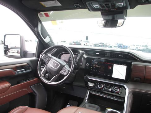 Used 2024 GMC Sierra 2500 Denali Ultimate w/ Max Trailering Package image 31