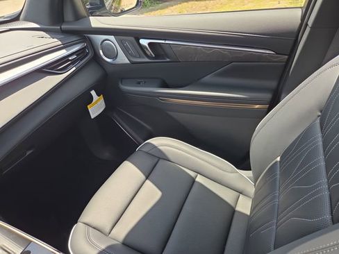 New 2026 Buick Enclave Avenir w/ Super Cruise Package FWD image 15