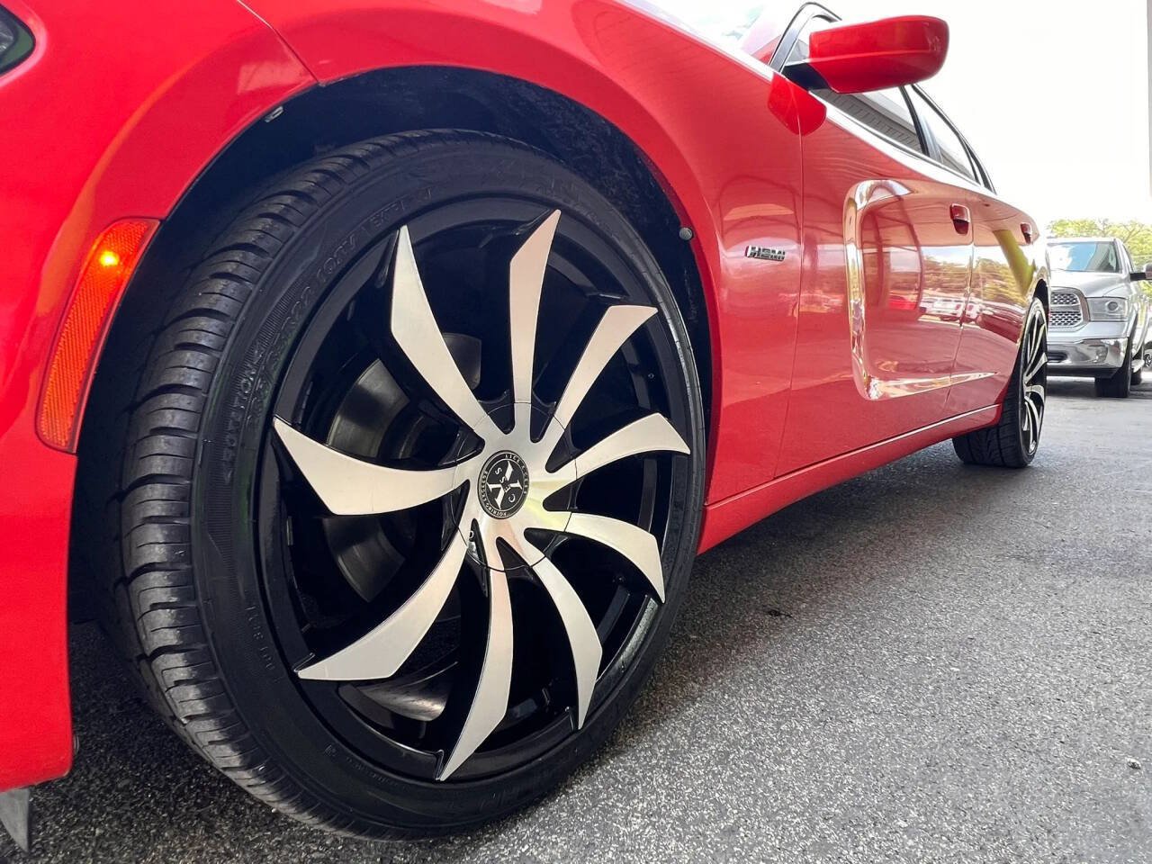 Used 2016 Dodge Charger R/T RWD image 18