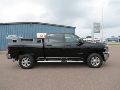 Used 2026 RAM 2500 Big Horn AWD/4WD image 1
