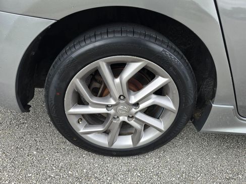 Used 2014 Nissan Sentra SR w/ SR Driver Package image 18