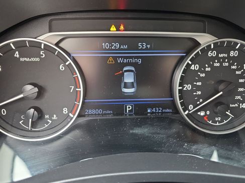 Used 2025 Nissan Altima 2.5 SV image 10