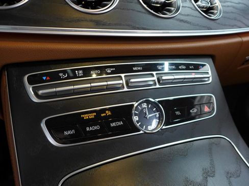 Used 2018 Mercedes-Benz E 400 4MATIC Cabriolet image 46