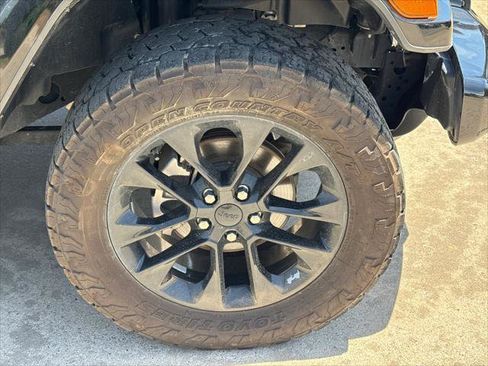 Certified 2022 Jeep Gladiator Overland AWD/4WD image 15
