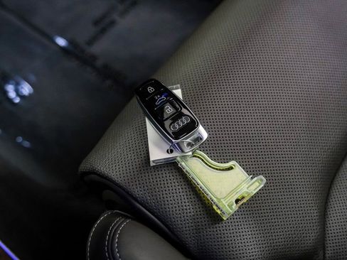 Used 2024 Audi Q8 Prestige image 51