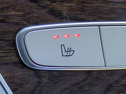 Used 2019 Mercedes-Benz E 300 image 23