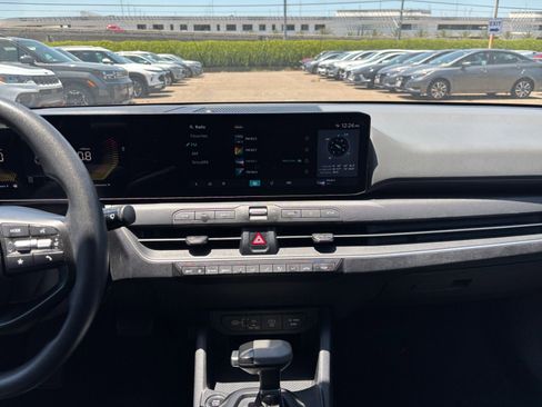 Used 2025 Kia K4 FWD image 17