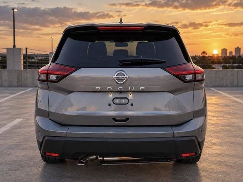 Used 2026 Nissan Rogue SV FWD image 7