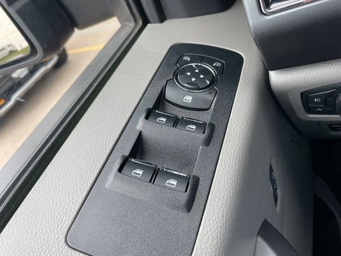 Used 2019 Ford F150 XLT w/ Equipment Group 302A Luxury AWD/4WD image 24