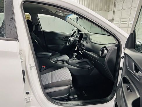 Used 2022 Hyundai Kona SE w/ Cargo Package image 32
