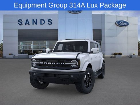 New 2025 Ford Bronco Outer Banks image 2