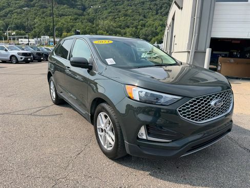 Used 2024 Ford Edge SEL w/ Convenience Package AWD/4WD image 3