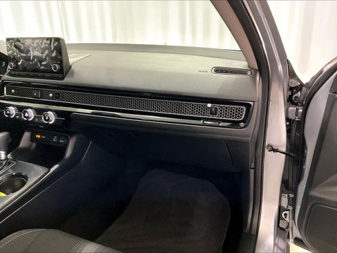 Used 2022 Honda Civic LX image 13