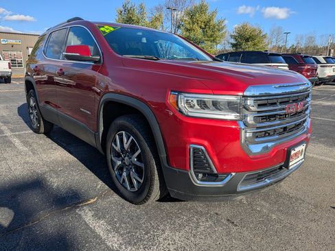 Used 2023 GMC Acadia SLT image 2