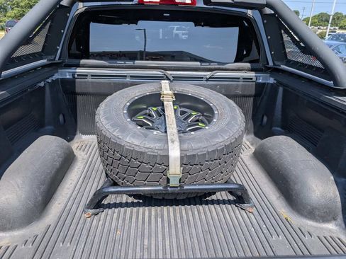 Used 2019 Toyota Tundra SR5 w/ SR5 Upgrade Package AWD/4WD image 14