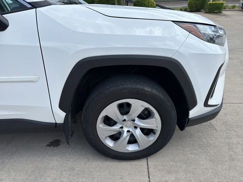 Used 2024 Toyota RAV4 LE AWD/4WD image 7